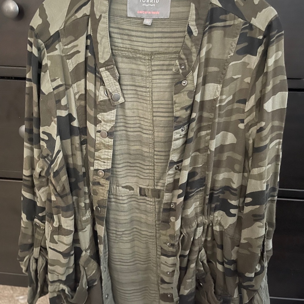 Torrid Camouflage Shirt Jacket Size 1